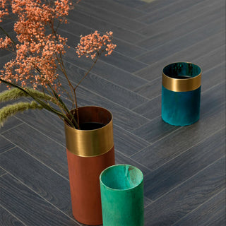 CHARME BLACK B7516 PISO LAMINADO ESPESOR 8MM, EMPAQUE 24 TABLAS, MEDIDA 504 X 84 X 8MM CAJA 2.04 M2 CHATEAU
