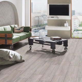 ROCKFORD OAK 5946 ESPESOR 8MM, EMPAQUE 6 TABLAS, MEDIDA 1285 X 327 X 8MM CAJA 2.52 M2 WIDE BODY