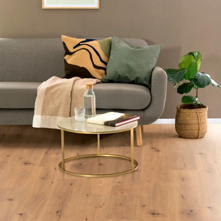 ROBLE SALVAJE NATURAL EL2067 PISO LAMINADO ESPESOR 7MM, EMPAQUE 10 TABLAS, DIMENSIONES 1292 X 193 X 7MM CAJAS DE 2.49 M2, CLASE AC3 MICROGROOVE EGGER PRO