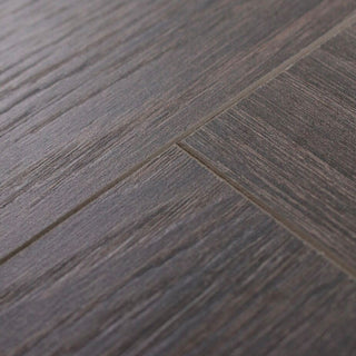 CHARME BLACK B7516 PISO LAMINADO ESPESOR 8MM, EMPAQUE 24 TABLAS, MEDIDA 504 X 84 X 8MM CAJA 2.04 M2 CHATEAU