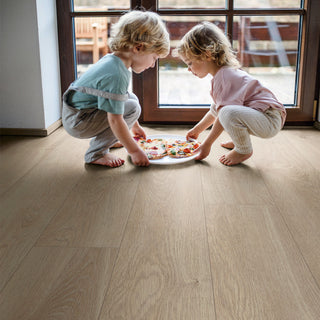 EURUS OAK K406 ESPESOR 8MM, EMPAQUE 6 TABLAS, MEDIDA 1285 X 327 X 8MM CAJA 2.52 M2 WIDE BODY