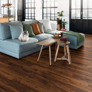 DARK HUNTON OAK EL2033 PISO LAMINADO ESPESOR 8MM, EMPAQUE 8 TABLAS, MEDIDA 1292 X 135 X 8MM STRETTO EGGER II