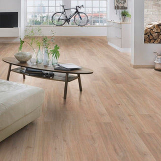KHAKI OAK 5966  PISO LAMINADO ESPESOR 7MM, EMPAQUE 10 TABLAS MEDIDA 1285 X 192 X 7MM CAJA 2.47 M2 INNOVATION